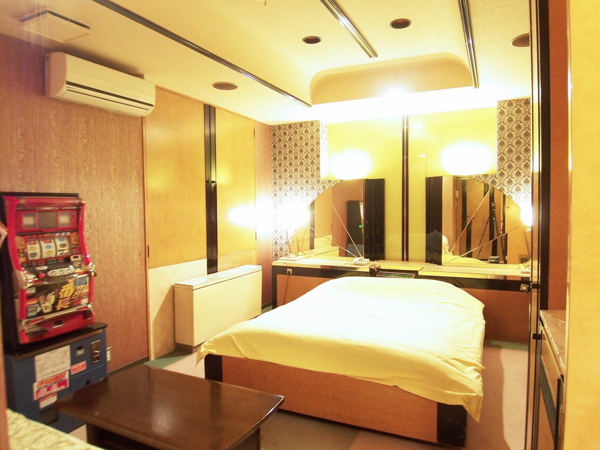 Hotel Pyramid (Adults Only) Himeji Ngoại thất bức ảnh